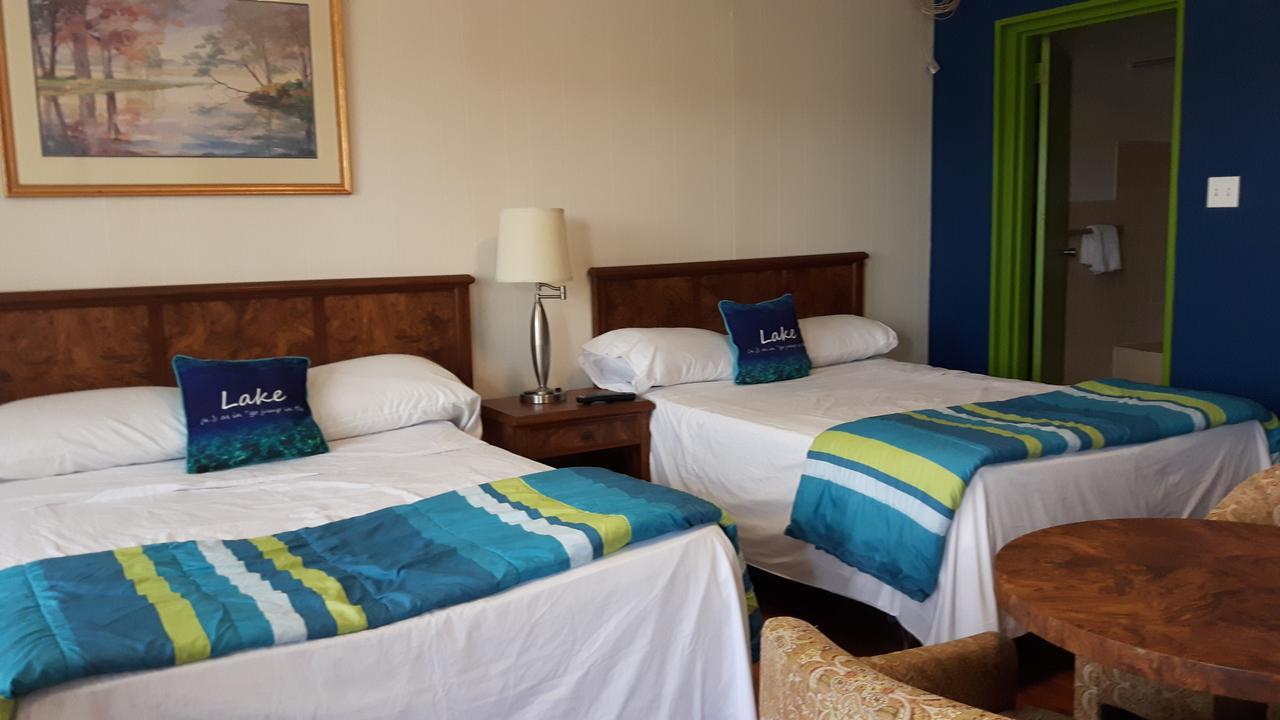 All Tucked Inn Waubaushene Luaran gambar